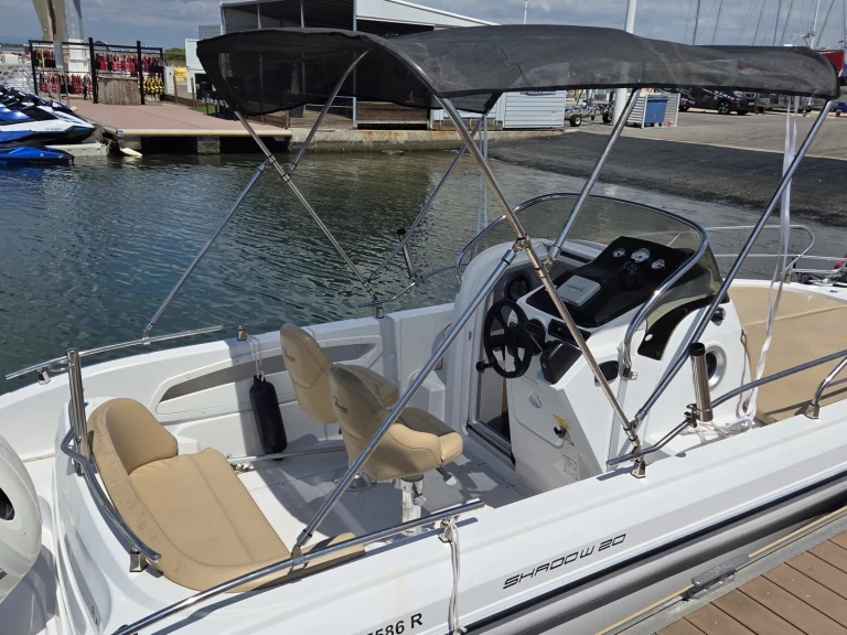 Ranieri Shadow 20 de alquiler a Port-Camargue
