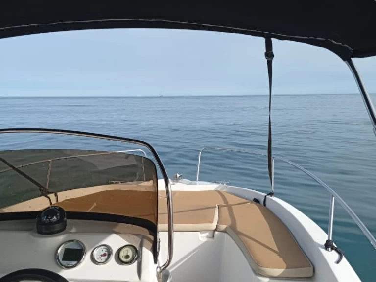 Alquiler de barcos Benalmádena barato de Quicksilver 600 Commander