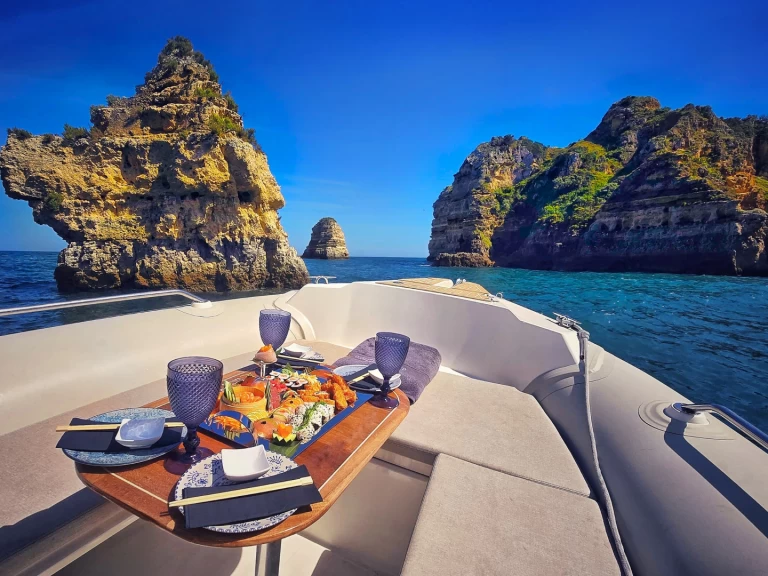 Alquiler Neumática Capelli con o sin  título de navegación