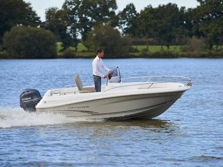 Alquiler de embarcaciones Jeanneau Cap Camarat 4.7 CC Style enMandelieu-la-Napoule en Samboat