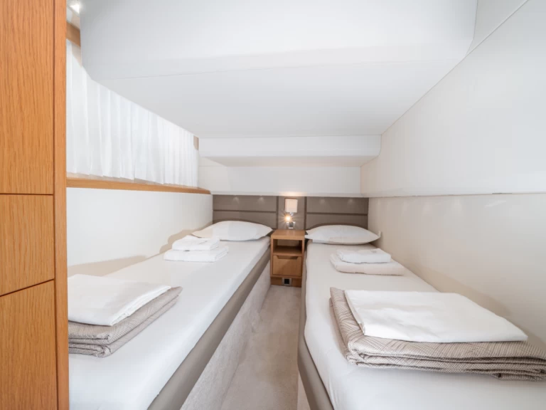 Alquiler de Lancha, con o sin patrón Galeon Makarska