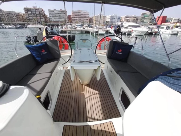 Alquiler de barcos Barcelona barato de Sun Odyssey 43
