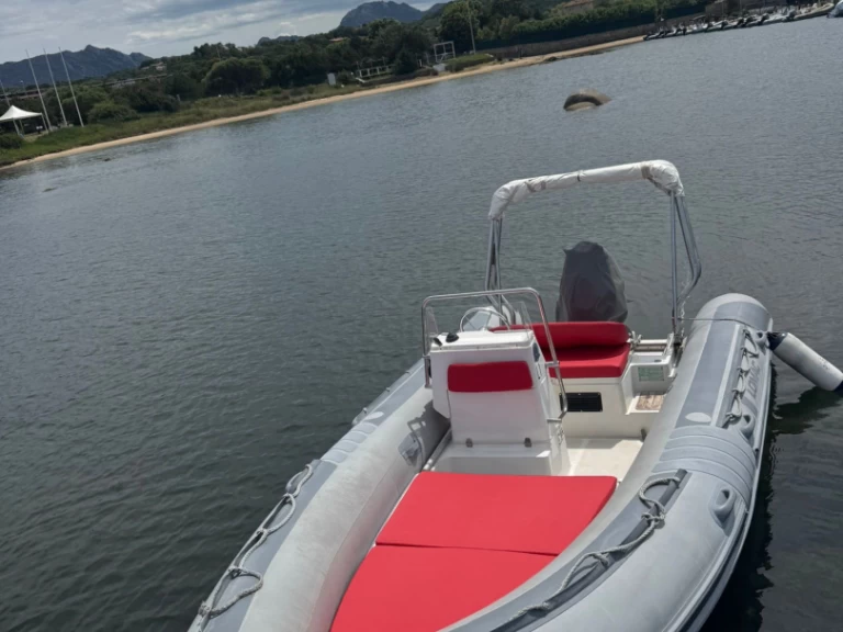 Alquiler Neumática en Porto Rotondo - Lomac Lomac 520 OK