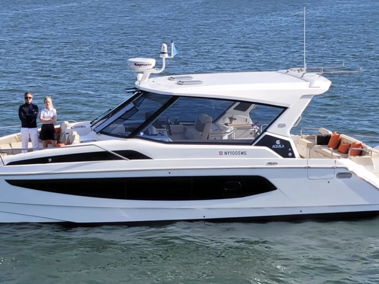 Alquiler Yate de lujo Aquila con o sin  título de navegación