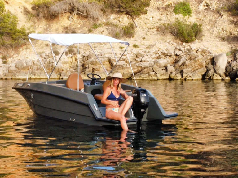 Alquiler de embarcaciones Magonis Boats mag wave 550 enSanta Eulària des Riu en Samboat