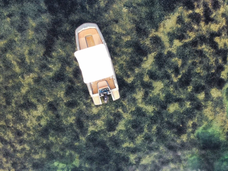 Lancha para alquilar Santa Eulària des Riu al mejor precio