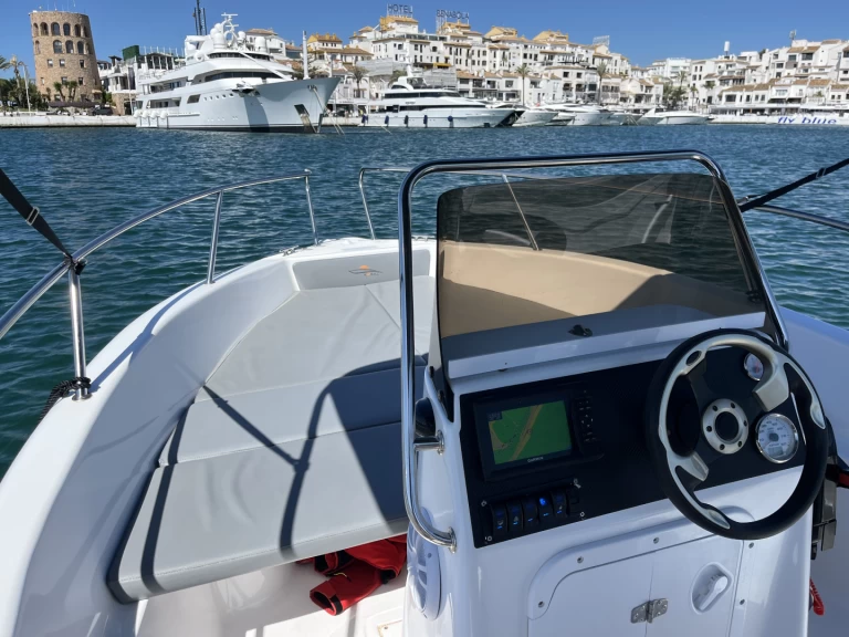 Alquiler de voraz 500 en Puerto Deportivo de Lujo en Marbella