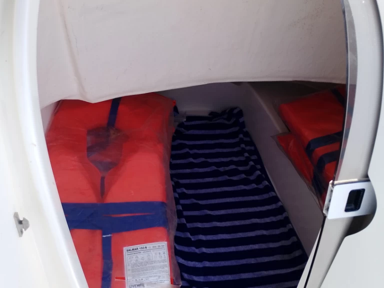 Alquiler de barcos Antibes barato de Cap Camarat 555