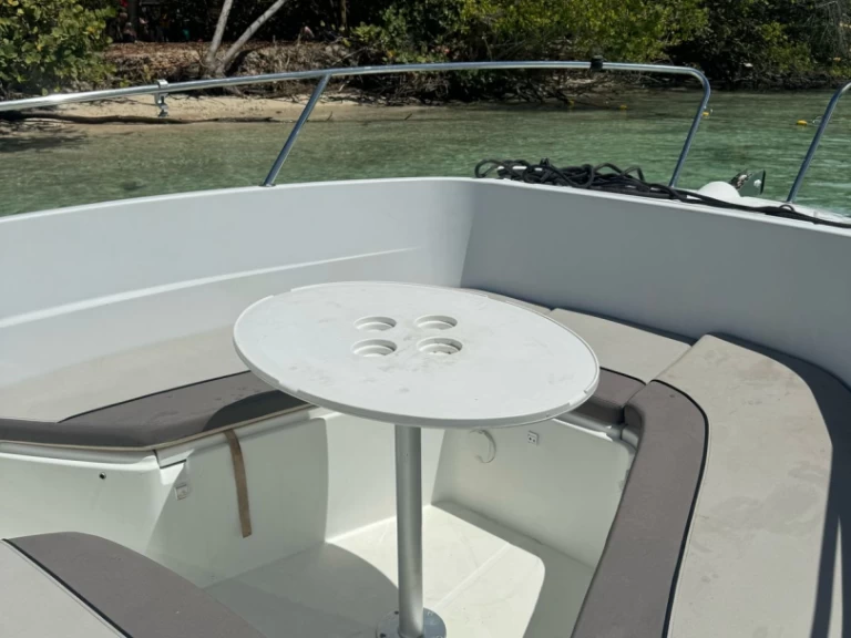 Jeanneau Cap Camarat 7.5 CC de alquiler a Pointe-à-Pitre