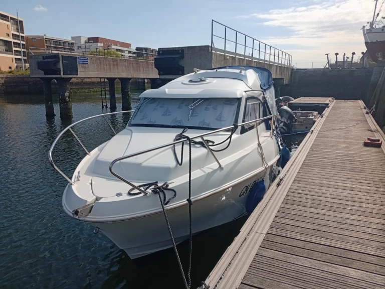 Alquiler de Quicksilver Activ 640 Weekend en Le Havre