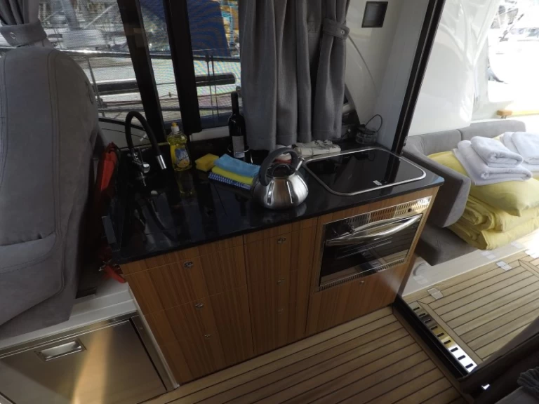 Alquiler de barcos Šibenik barato de Marex 330 SCA