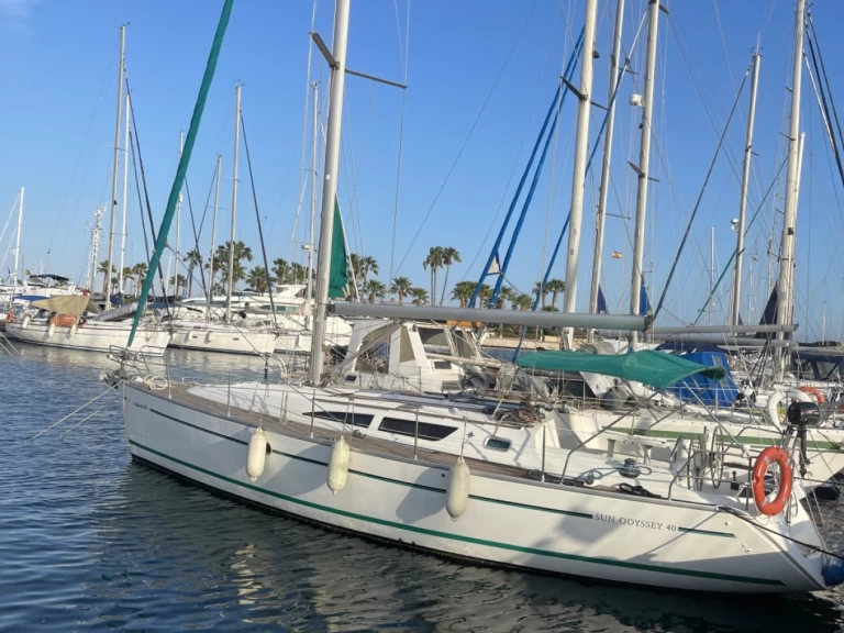Alquiler de Velero, con o sin patrón Jeanneau Valencia