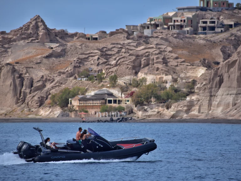 Alquiler de Grand Boats Golden Line G850L en Santorini Port