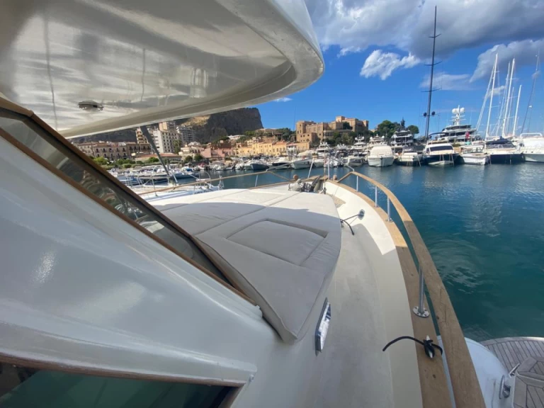 Alquiler Lancha c&l marine corporation con o sin  título de navegación