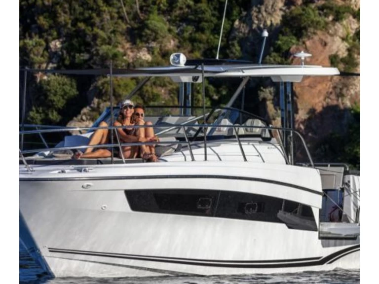 Jeanneau Cap Camarat 10.5 WA de alquiler a La Trinité-sur-Mer