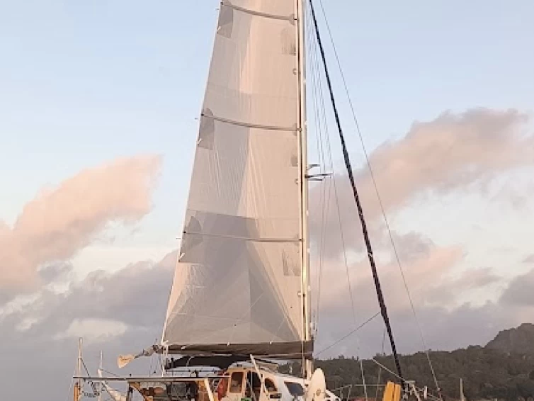 Alquiler Catamarán en Fare - Outremer Danson 40+2