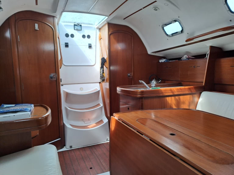 Alquiler de barcos Concarneau barato de First 31.7