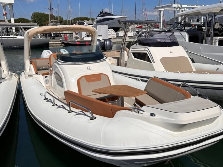 Alquiler de embarcaciones Zodiac Medline 9 enCogolin en Samboat