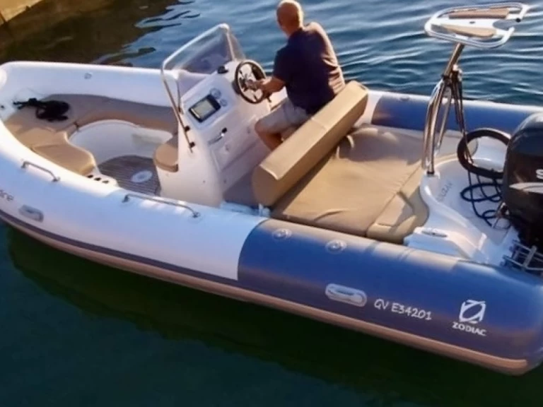 Alquiler de barcos Port de Sainte-Marine barato de Medline 650