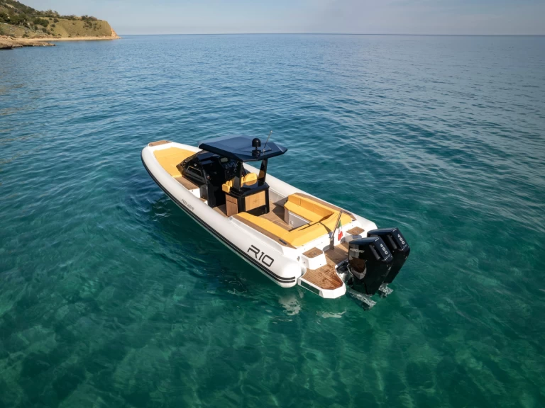 Renier R10 de alquiler a Mahón