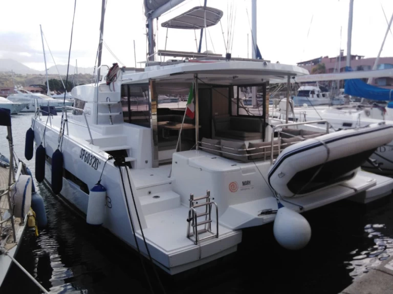 Alquiler Catamarán Bali con o sin  título de navegación