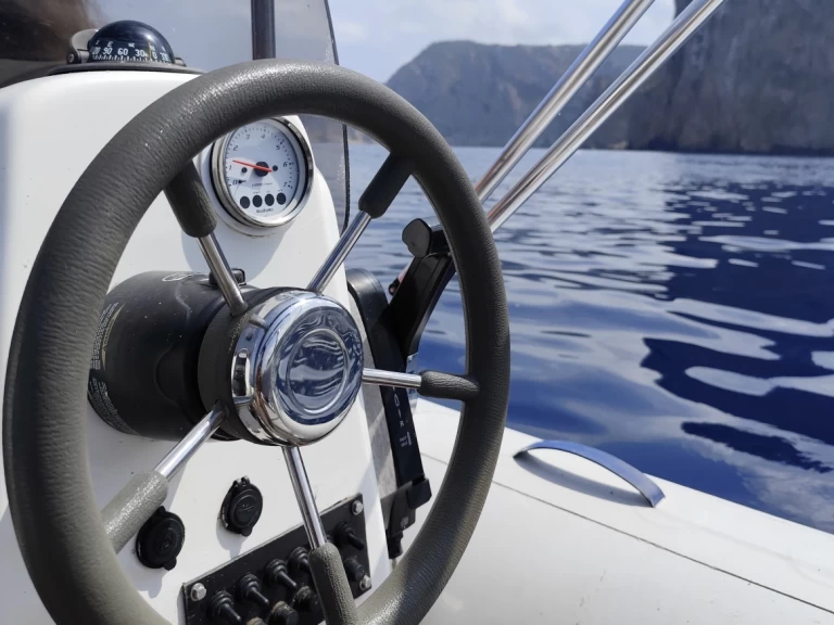 Alquiler Neumática en Sant Antoni de Portmany - Capelli Tempest 500