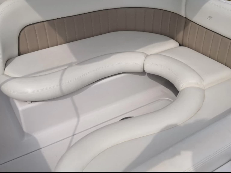 Alquiler de Four Winns Vista 268 en Scey-sur-Saône-et-Saint-Albin