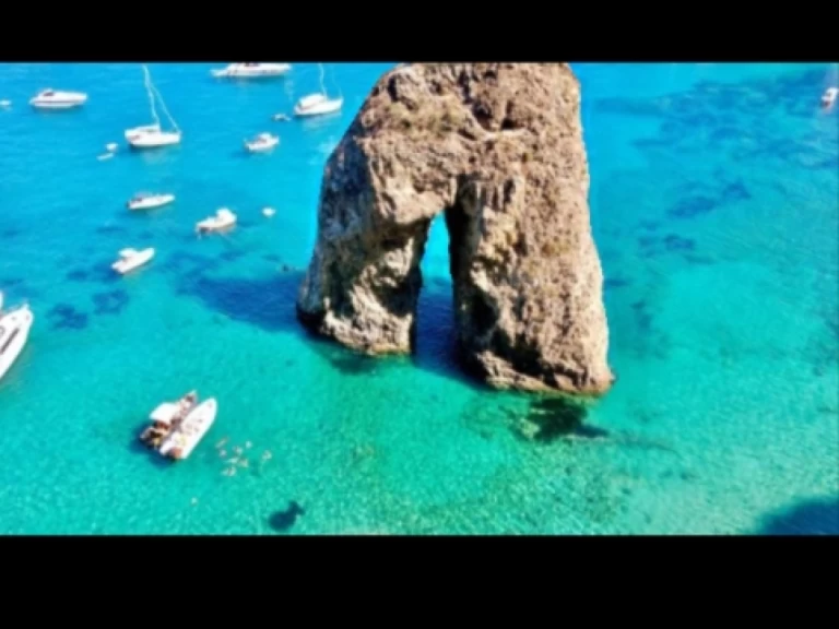 Alquiler Neumática Lomac con o sin  título de navegación