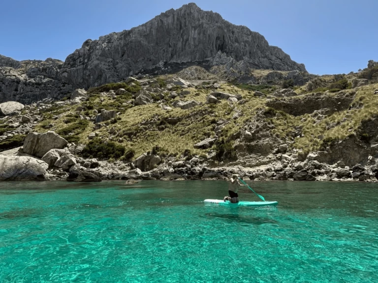 Alquiler de Neumática, con o sin patrón Narwhal Port de Pollença