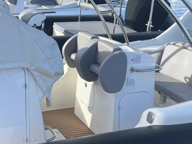Alquiler de embarcaciones Zodiac Medline III enPorto-Vecchio en Samboat