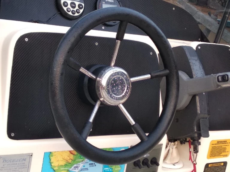 Lancha para alquilar Kerí al mejor precio