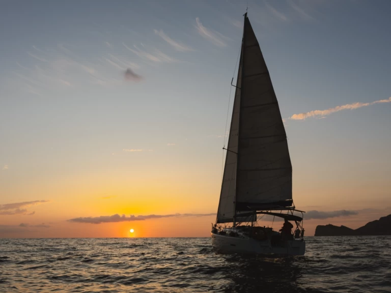 Alquiler Velero Jeanneau con o sin  título de navegación