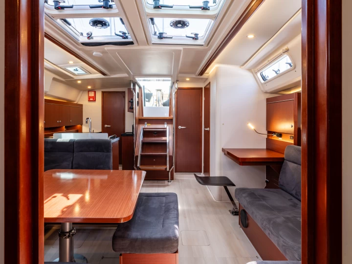 Alquiler de barcos Néa Péramos barato de Hanse 455