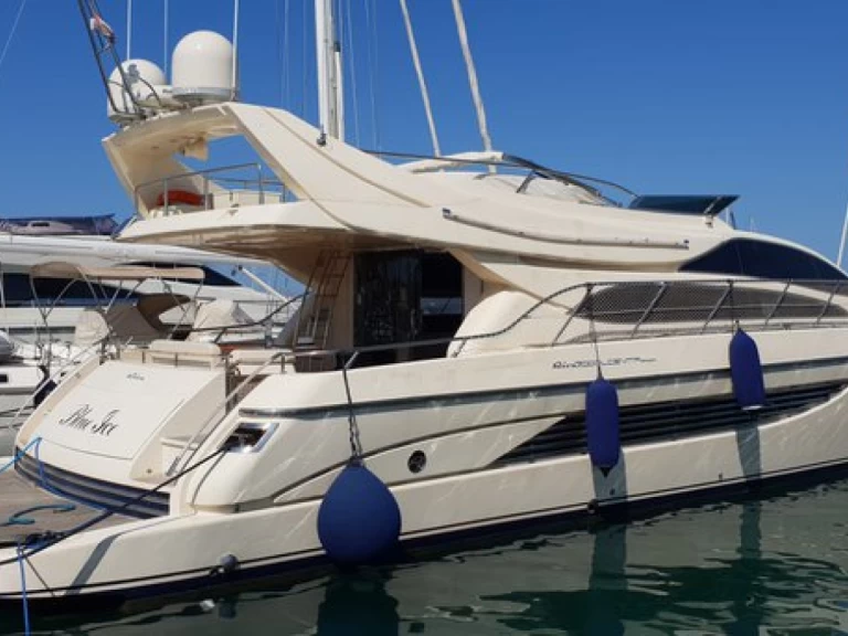 Riva Riva Dolcevita 70 Super - 3 + 1 cab. de alquiler a Novigrad