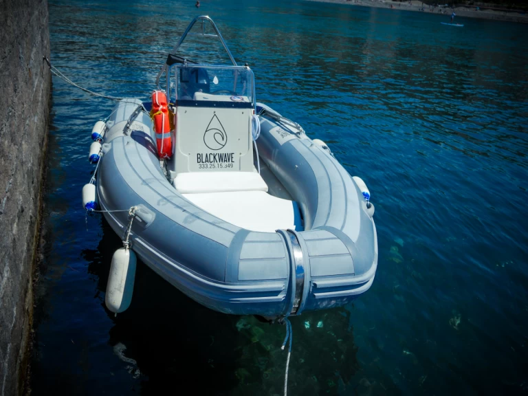 Alquiler Neumática Suzuki con o sin  título de navegación