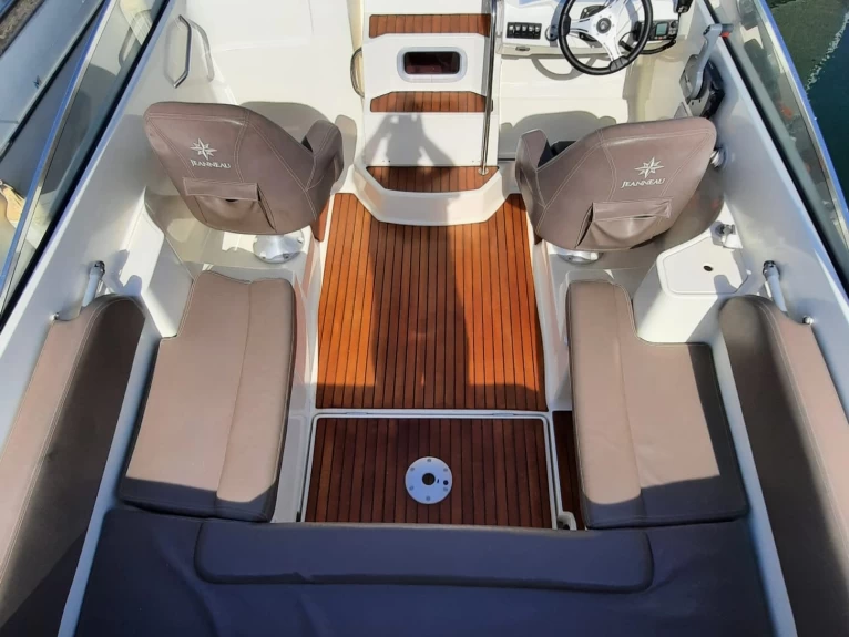 Alquiler Toulon - Jeanneau Cap Camarat 6.5 CC Serie 2 en SamBoat