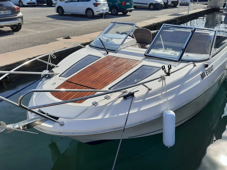 Alquiler de embarcaciones Jeanneau Cap Camarat 6.5 CC Serie 2 enToulon en Samboat