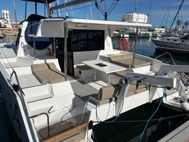 Catamarán para alquilar Port de Sitges Aiguadolç al mejor precio