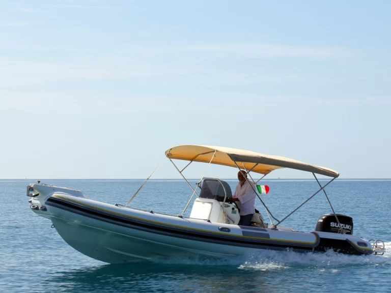 Motonautica-Vesuviana MV 740 TOURING de alquiler a Marzamemi