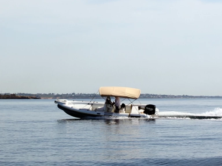 Alquiler de Motonautica-Vesuviana MV 740 TOURING en Marzamemi