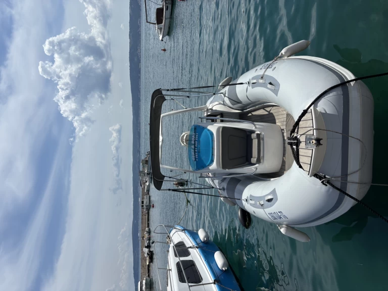 Alquiler de embarcaciones Rib 600 enKaštel Novi en Samboat