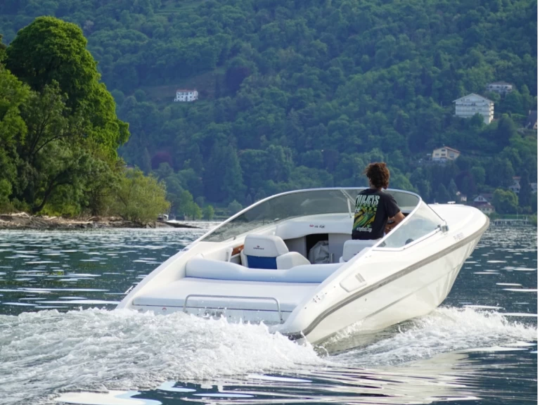 Alquiler Lancha Cranchi con o sin  título de navegación