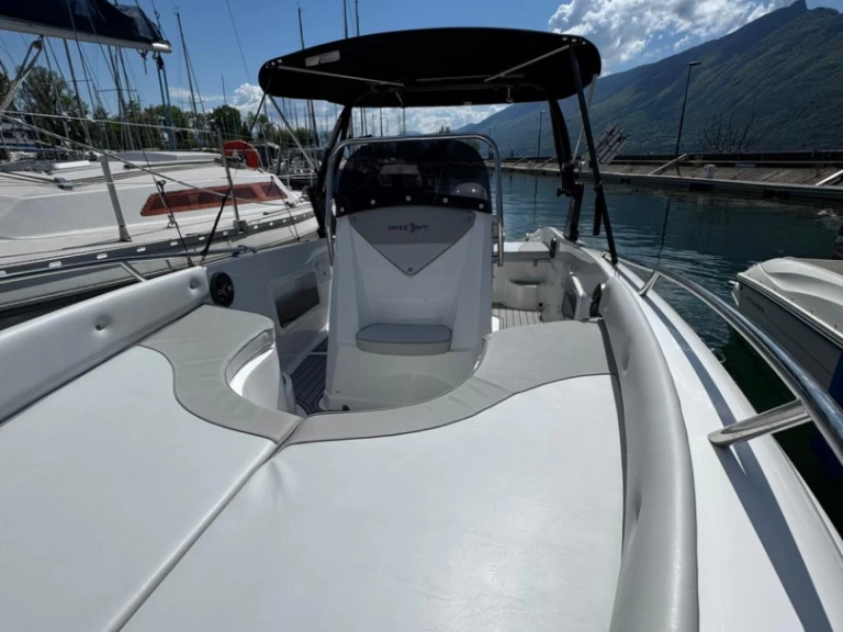 Alquiler de embarcaciones ORIZZONTI NAUTICA ORIZZONTI POSEIDON enAix-les-Bains en Samboat