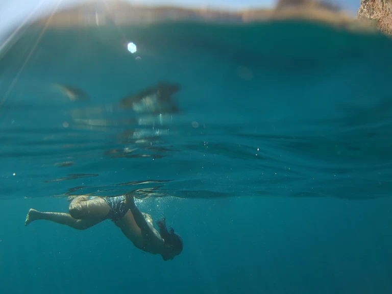 Alquiler de embarcaciones Crownline Crownline 250 CR enRethymno en Samboat