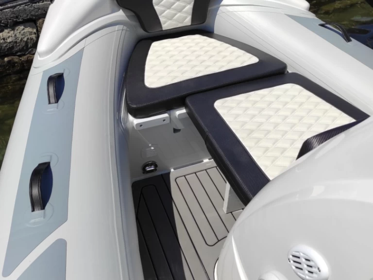 Alquiler Neumática Highfield con o sin  título de navegación