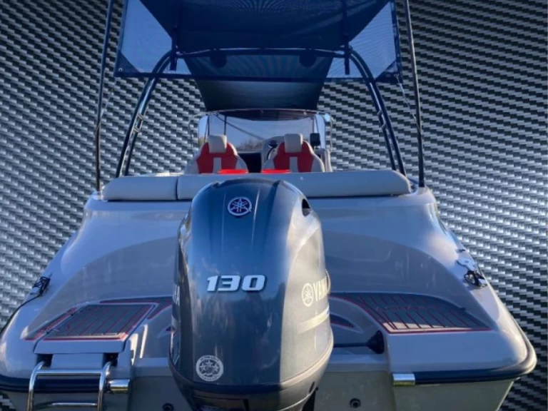 Alquiler de FEMIS AQUA 620 SPORT en Port de Pollença