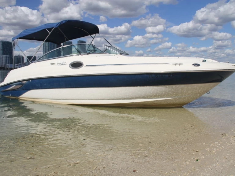 Alquiler de embarcaciones Sea Ray Sea Ray 260 Sundeck enMiami en Samboat