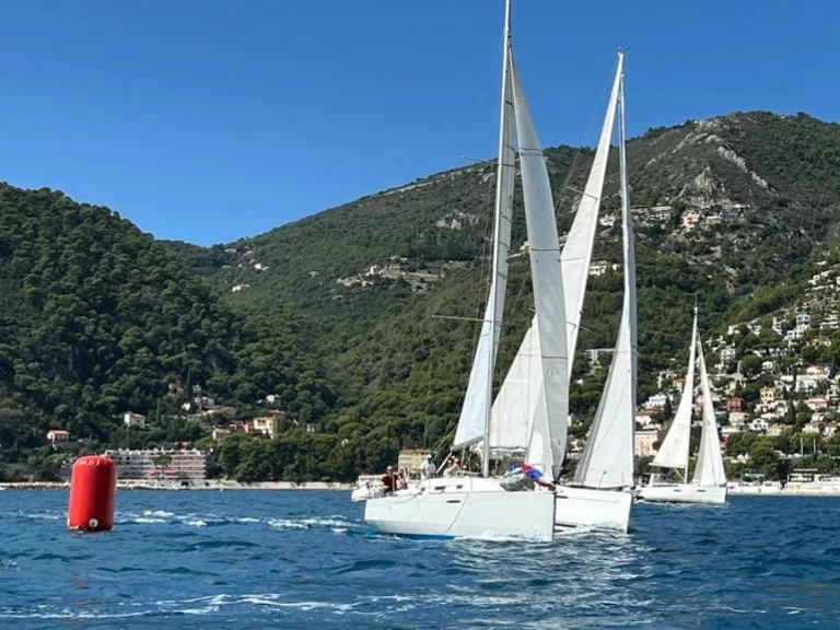 Yachting-France 10.40 MS de alquiler a Saint-Jean-Cap-Ferrat