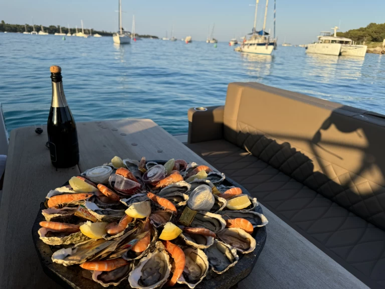 Alquiler de embarcaciones Saxdor Saxdor 320 GTO enPort de la Rague en Samboat