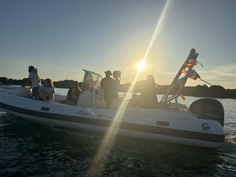 Alquiler Neumática Capelli con o sin  título de navegación